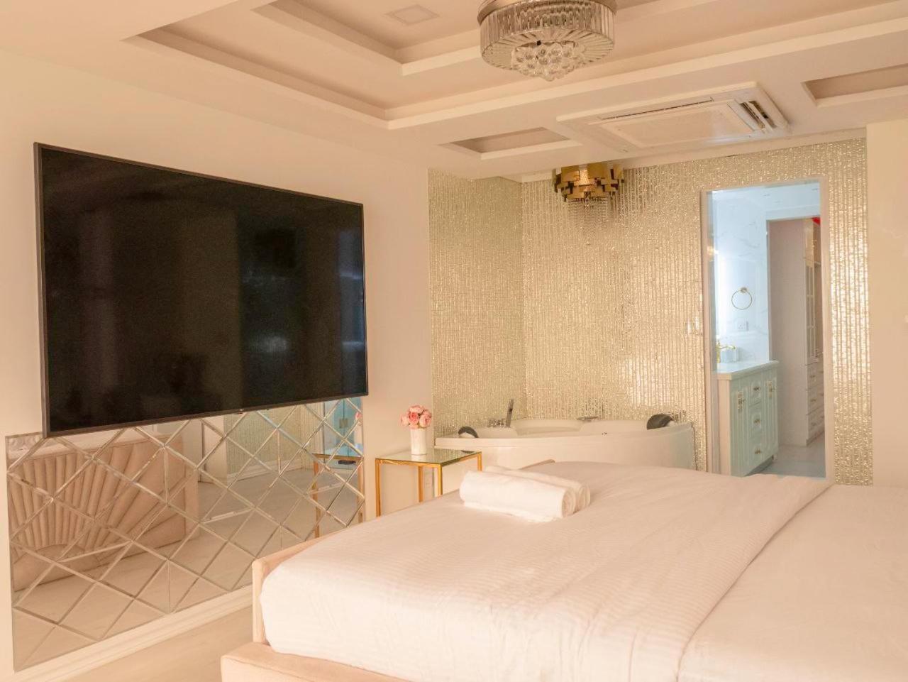 Beachfront Seaview Apartment มาเล ภายนอก รูปภาพ