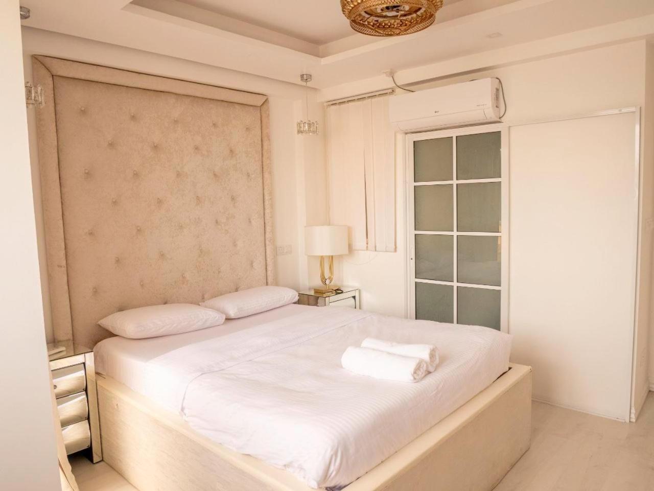 Beachfront Seaview Apartment มาเล ภายนอก รูปภาพ